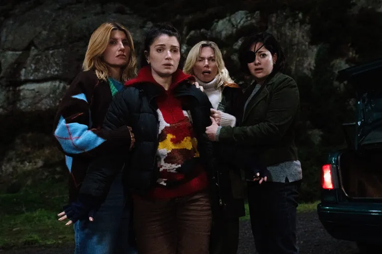 大家覺得娥蘇拉（右三）最能保密。Apple TV+提供