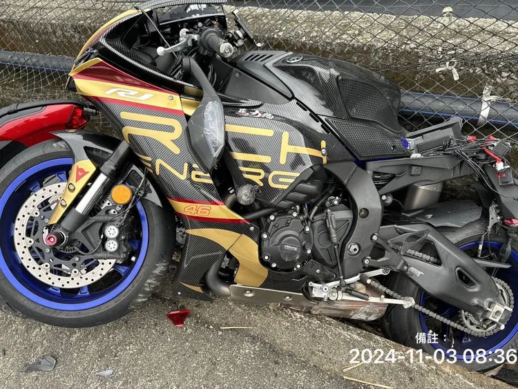 林男駕駛的大型重機為Yamaha R1，新車售價為95.8萬元。民眾提供