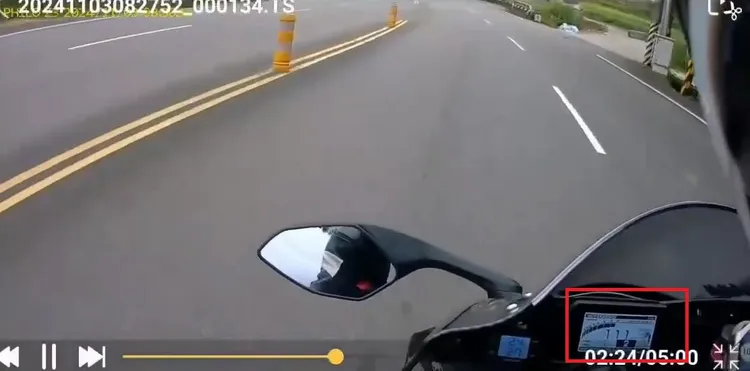 林男過彎時速度達111公里。民眾提供