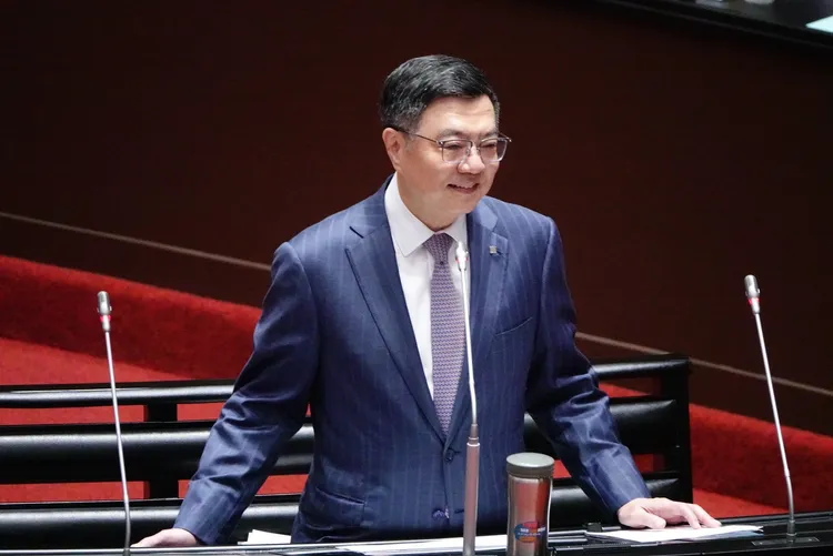 行政院長卓榮泰表示，對於其他個人或有關係的家族成員，絕對嚴禁有任何特權、不法。記者莊宗達攝