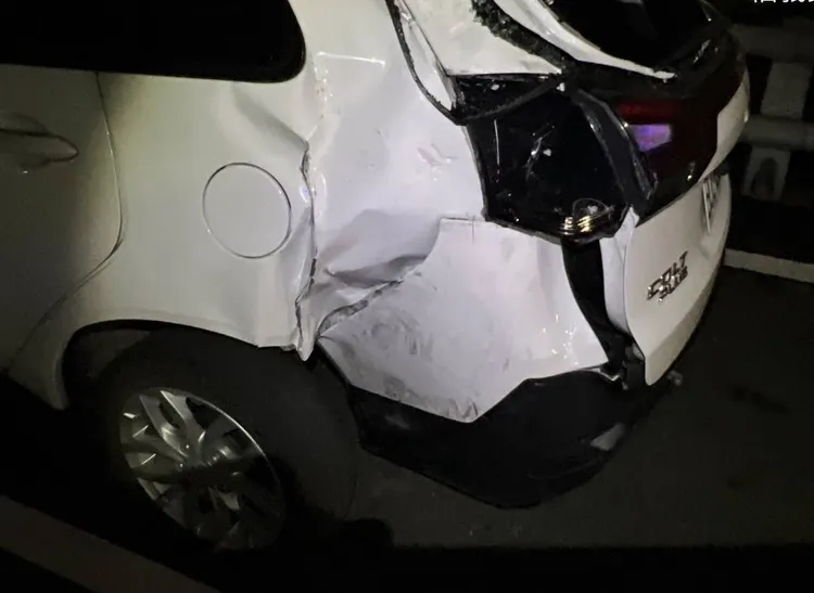 自小客與重機車相撞，騎士傷重身亡。翻攝畫面