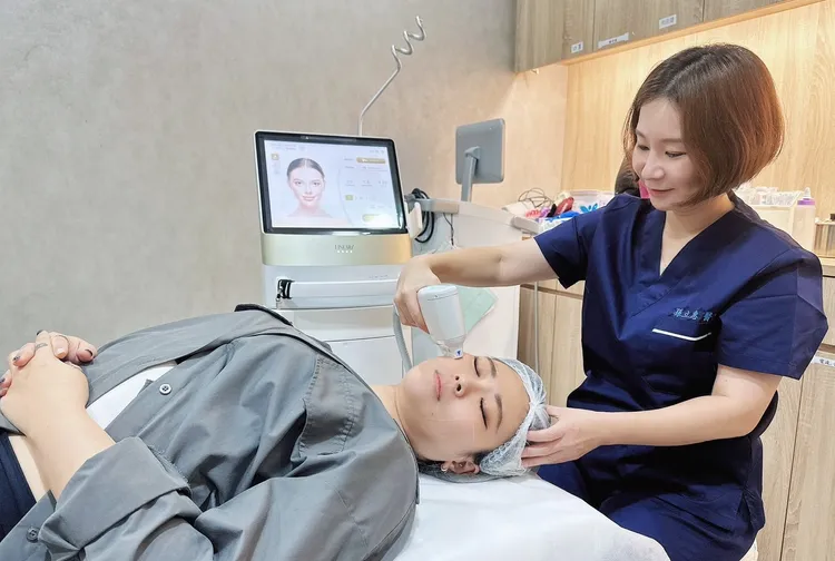 ▲Z音波施作過程，甚至舒服到都睡著了呢～真的一點都不痛！