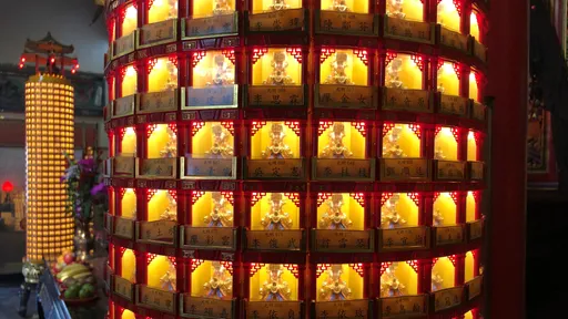 2025年4生肖4星座需點光明燈、安太歲 屬蛇小心投資失利又失業