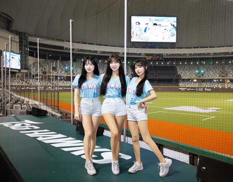 Mingo（左）目前隸屬於台鋼啦啦隊Wing star。桂田文創提供