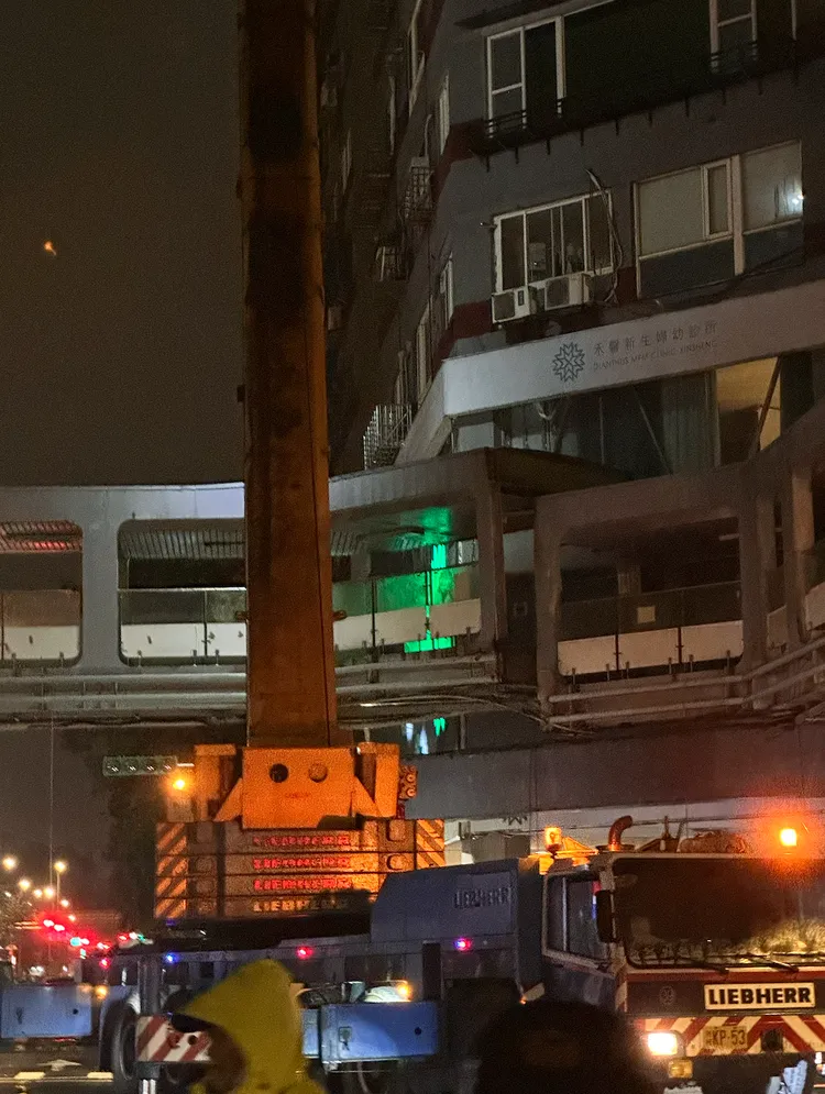 北市40年天橋拆除惹議。守護和平新生天橋提供