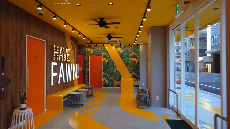 「FAWN HOTEL」鄰近大阪通天閣商圈。業者提供