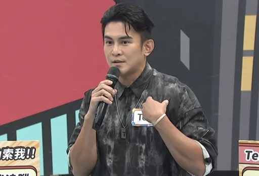 男星Terry進演藝圈跟家人鬧翻  吐露遺憾「與爸爸來不及和解」