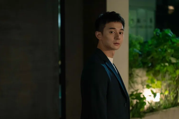 張軒睿擺脫暖男形象飾演企業家二代。東森電視、良人行提供