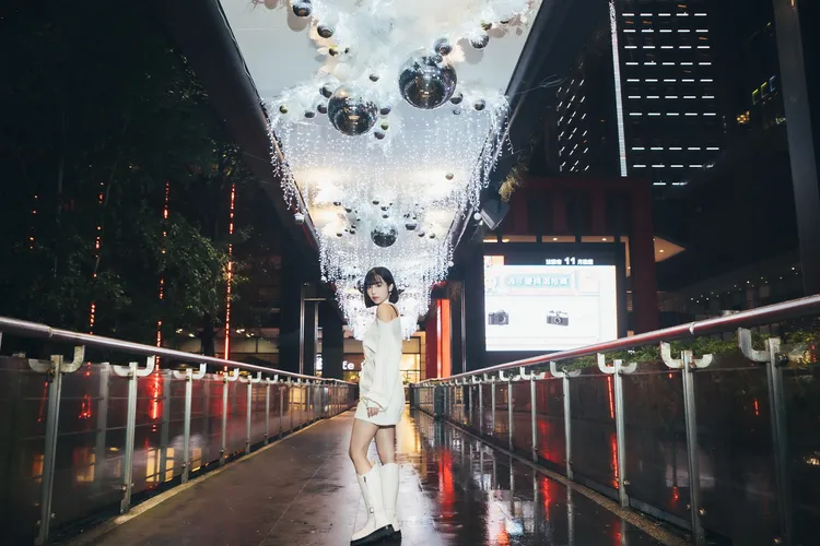 A9、A8空橋「冰晶隧道」。新光三越提供