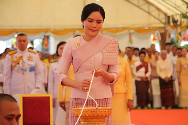 歐拉弄代表泰王出席不少活動，甚至享有王室規格。翻攝自推特