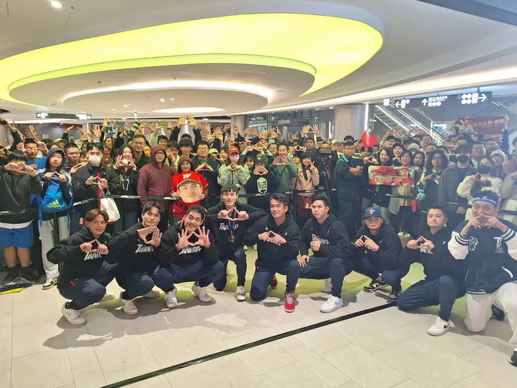 中華隊於世界12強棒球錦標賽勇奪總冠軍，至今全民仍沸騰狂喜。台北市體育局提供