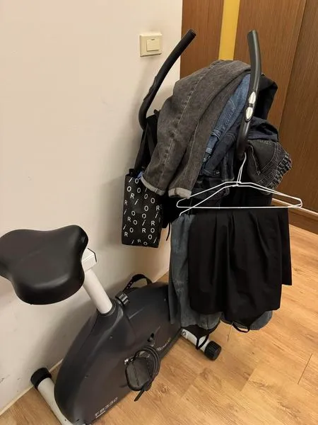 運動腳踏車通常會變成衣架。翻攝《Icu醫生陳志金》臉書