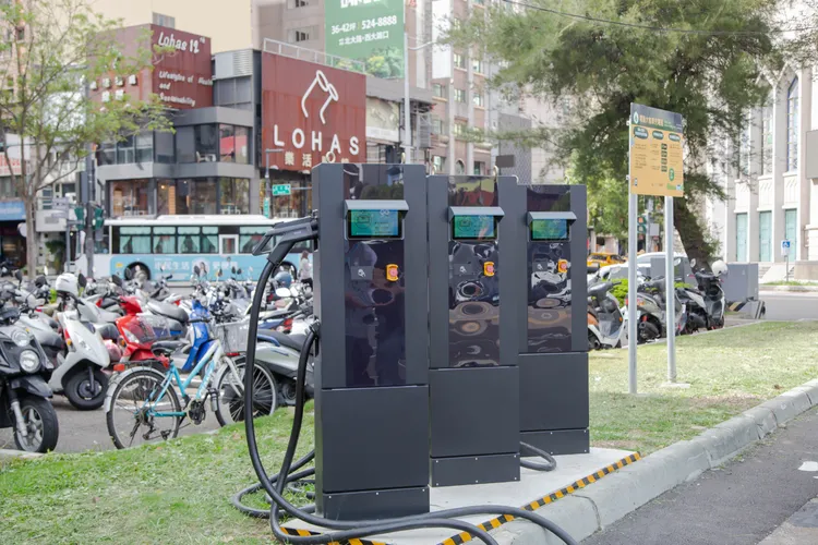 竹市電動公車公共充電樁建置完成。新竹市府提供