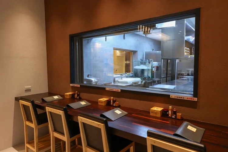 「うなぎ四代目菊川」至今超過90年歷史，承襲正宗關西流派的鰻魚料理技法。業者提供