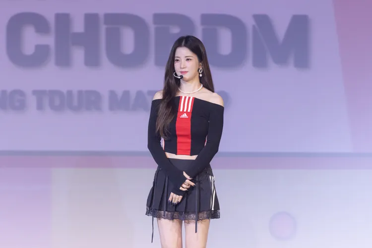 朴初瓏展現畫功，畫隊友吳夏榮，尹普美秒猜對。ONINN ASIA提供