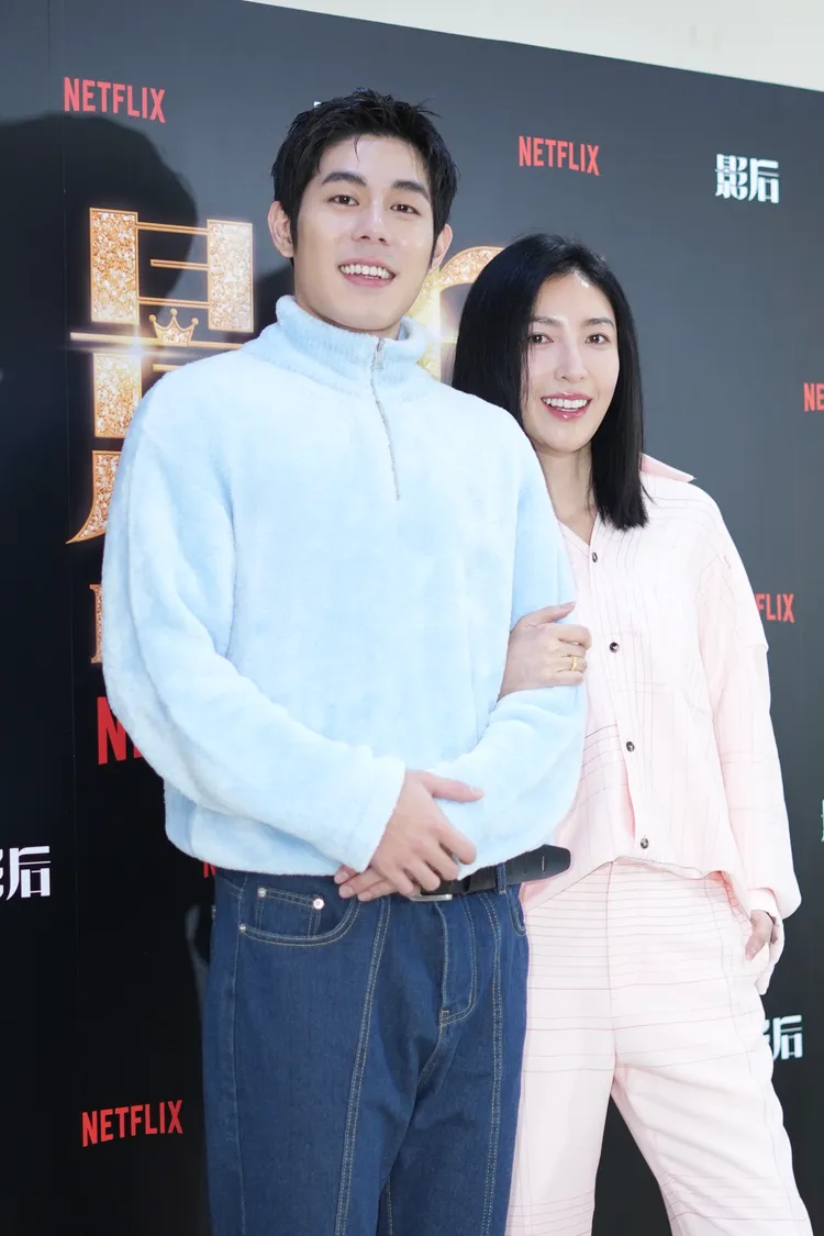 詹懷雲（左）和楊謹華很登對。彭欣偉攝