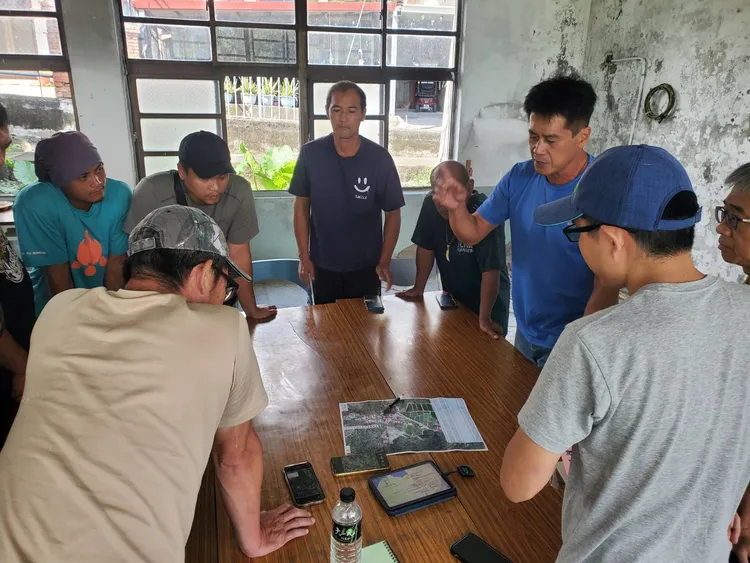 討論驅趕黑熊措施。林業及自然保育署花蓮分署提供