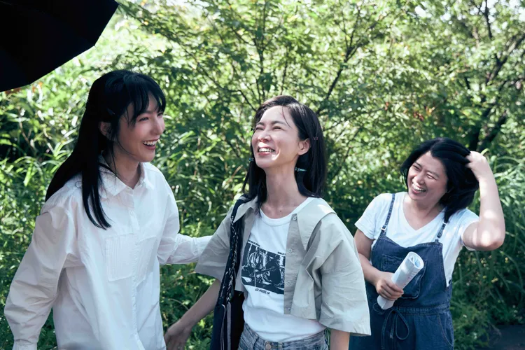 《影后》楊謹華、謝盈萱、編導嚴藝文（由左至右）。Netflix提供