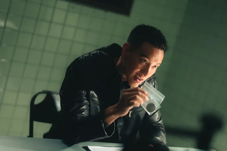 王陽明審問胡宇威，全程用英文激烈飆戲。鹿路電影提供