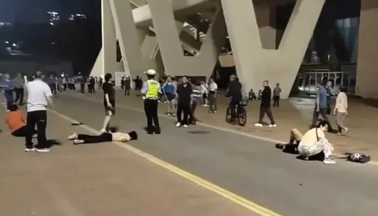 無婚姻的兇手無差別攻擊造成35死43傷。翻攝X@李老師不是你老師