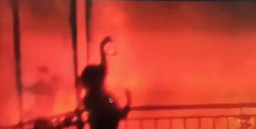 案情不單純?日議員住家陷火海2死 隔壁棟女子「詭異起舞」嚇壞網友