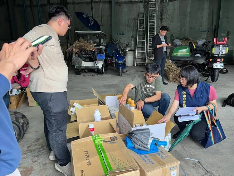 高雄澄清湖高爾夫球場維護草皮，竟用禁藥及違反規定的農藥、除草劑，恐汙染澄清湖水源。工務局提供