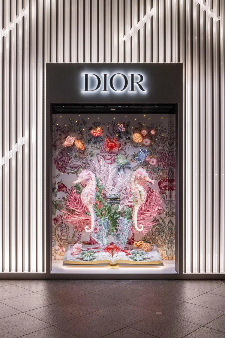 DIOR台北101專賣店聖誕櫥窗。品牌提供