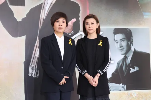 唐美雲、方馨靈堂致哀 送別石英最後一程