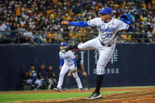 富藍戈「關鍵一球」助中華隊晉級冠軍賽!球迷喊加薪 富邦回應了