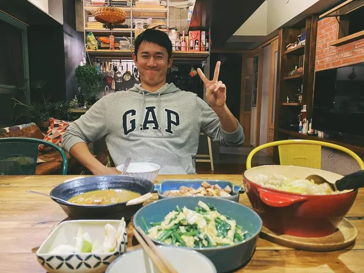 吳慷仁到陳慧翎家作客吃飯。翻攝吳慷仁臉書