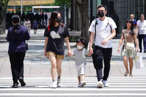 教養不得有身心暴力行為!行政院通過民法修正草案 刪除「父母懲戒權」