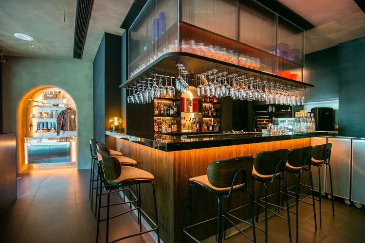 STAR HUTONG 星胡同融合航線料理與和牛燒肉。業者提供