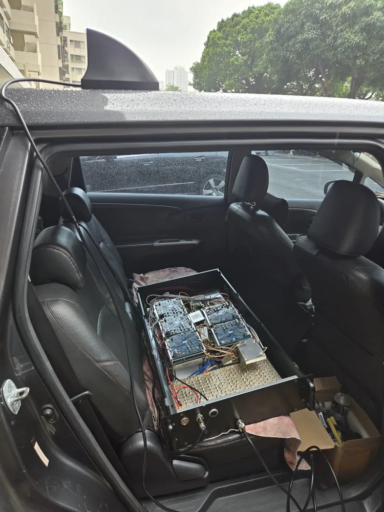 查扣證物。警方提供