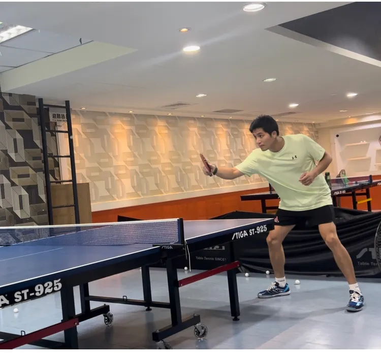 吳翔震現在的桌球球技，進步神速。經紀人提供