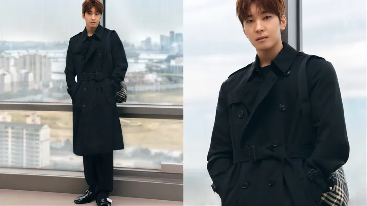 全圓佑穿著煤礦藍長版Kensington Heritage系列風衣。品牌提供