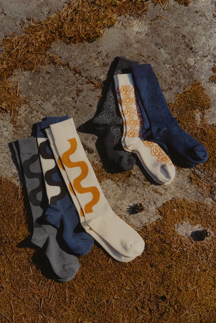 聯名系列也推出活潑風格的配件。品牌提供