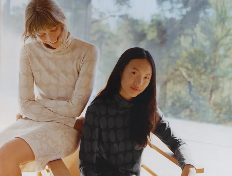 攜手藝術家打造出4款獨特的Marimekko印花。品牌提供