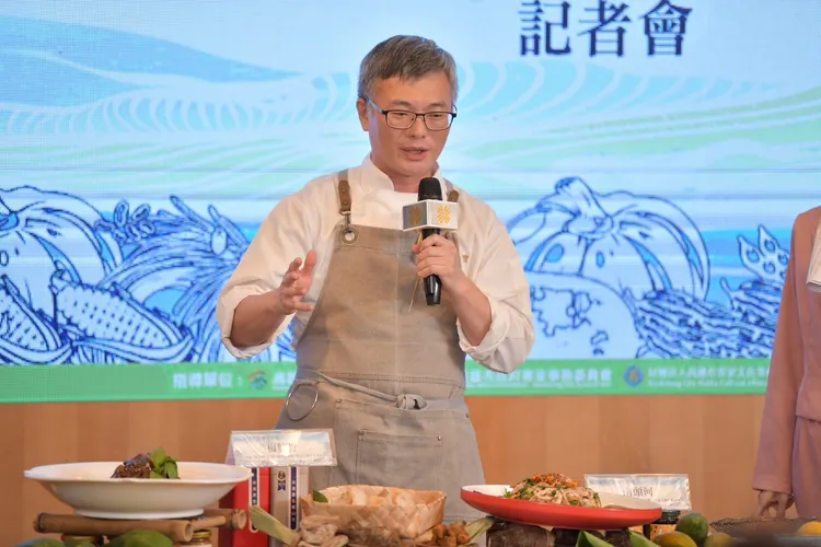 米其林主廚林祺豐介紹2024客家大地餐桌的料理研發。翻攝畫面