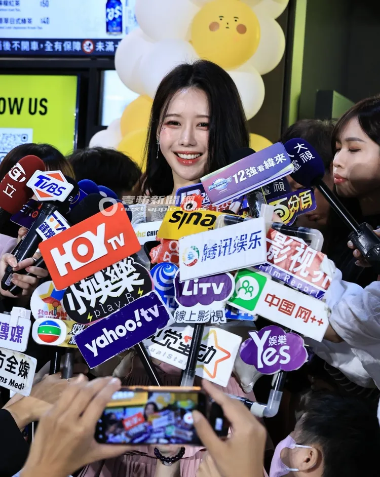 李雅英開心接受媒體聯訪。特勤中心攝