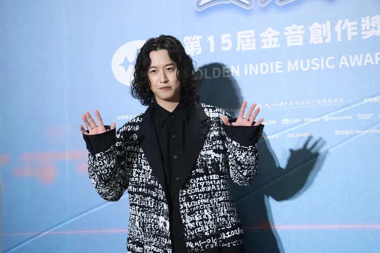 《咒術迴戰》主唱透露下飛機就大啖炒飯。娛樂中心攝