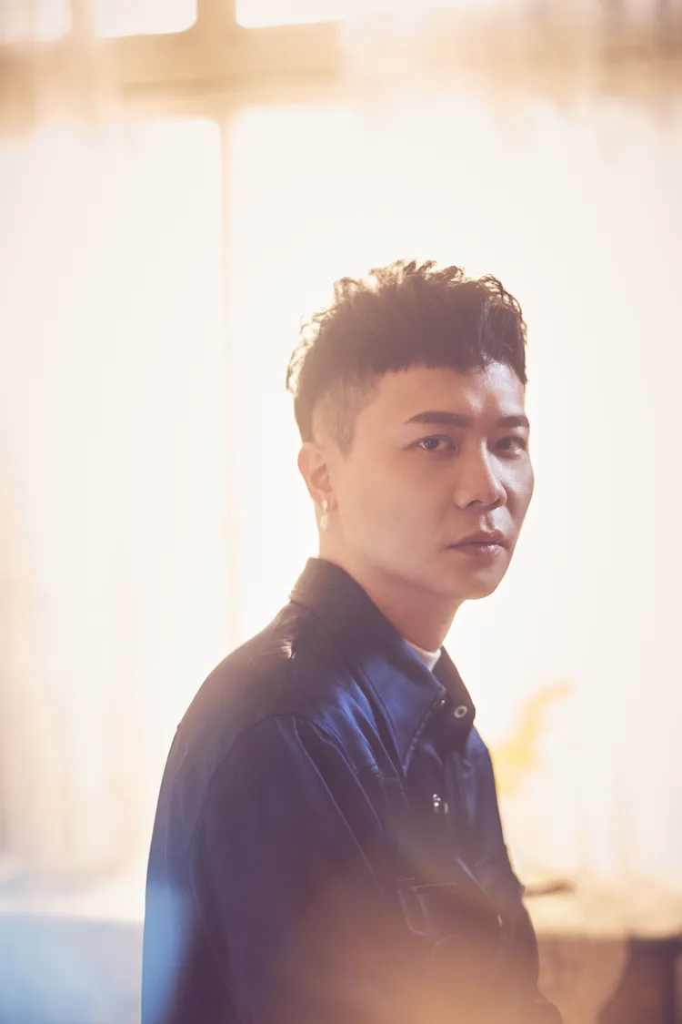 蕭秉治時隔10年將再登台北小巨蛋開唱，門票開賣完售，唱片公司緊急規劃3樓包廂區。圖／相信音樂提供