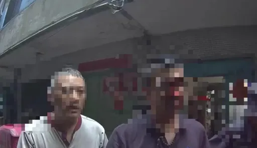 新北三重鄰居當街互毆 他1打3反奪鐵鎚傷人!警帶回4人送辦