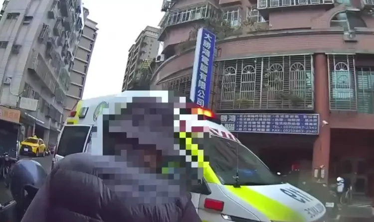 4人都受傷送醫。警方提供