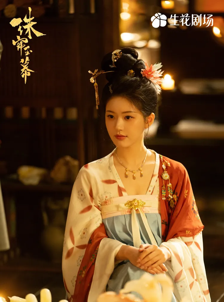 趙露思新戲《珠簾玉幕》熱播中。劇照