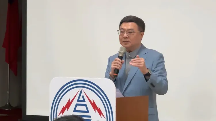 卓榮泰保證2032年會重新檢討6部燃煤機組存廢問題。民眾提供