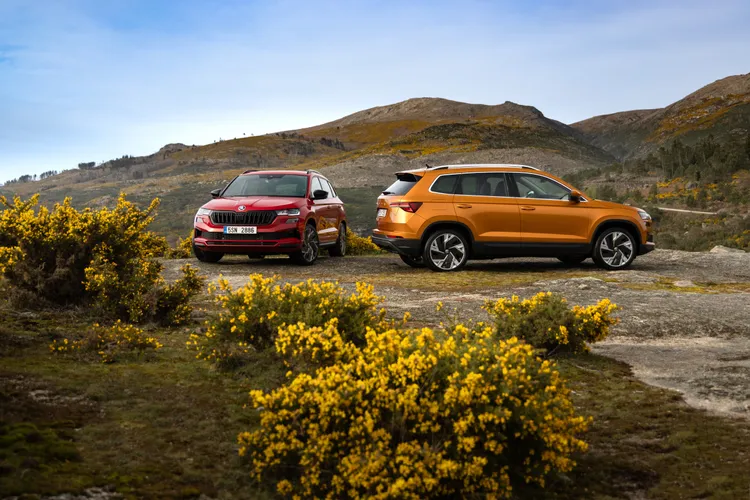 Škoda Karoq在台灣以在地的壯麗山脈「雪山」與「玉山」為其命名，車輛配備1.5 TSI EVO渦輪增壓汽油引擎，擁有150PS最大馬力及25.5公斤米最大扭力。業者提供