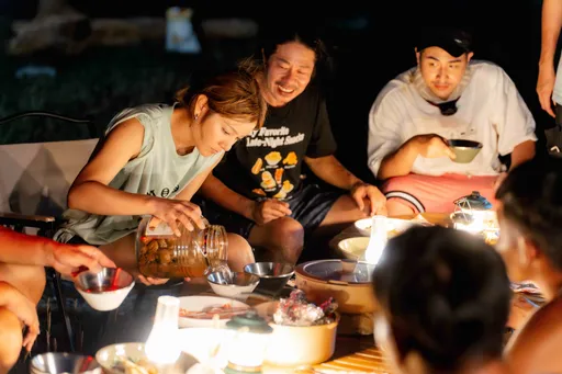 無人島接連掛彩!莎莎踩滑岩石不慎摔倒 李玉璽不諳火性發生悲劇