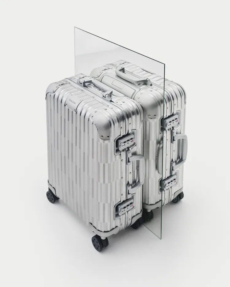 RIMOWA此次藉由光學藝術大膽詮釋經典溝槽元素。品牌提供