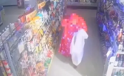 颱風夜闖超商行竊　風大吹斷樹枝竟助攻！南港警逮雨衣大盜