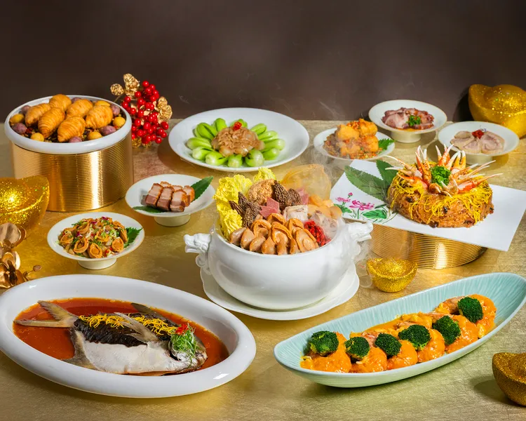 香宮嚴選海陸珍饈推出六人份外帶年菜，每套17888+10%元，完美詮釋粵式團圓滋味。業者提供